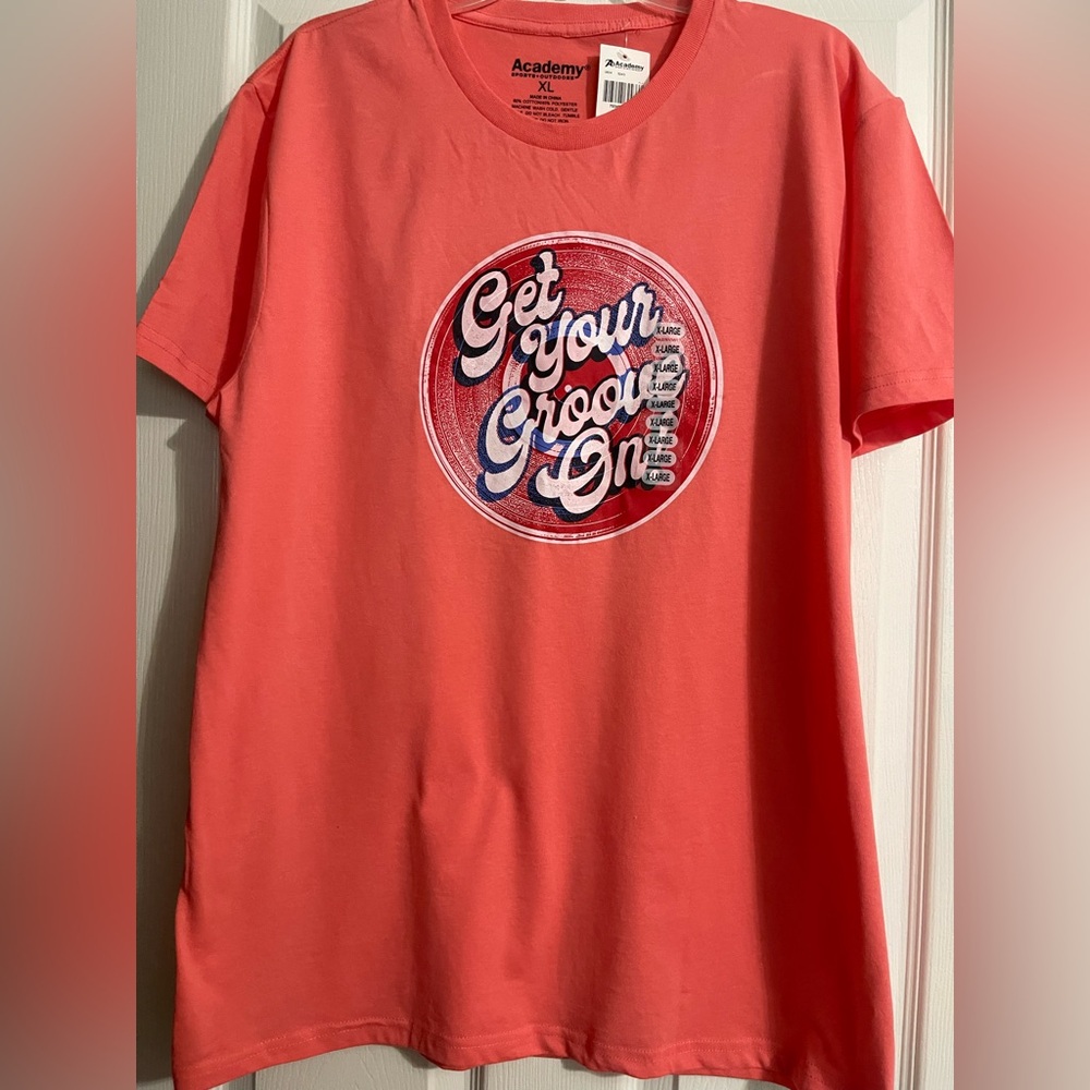 NWT Women’s Graphic T-Shirt